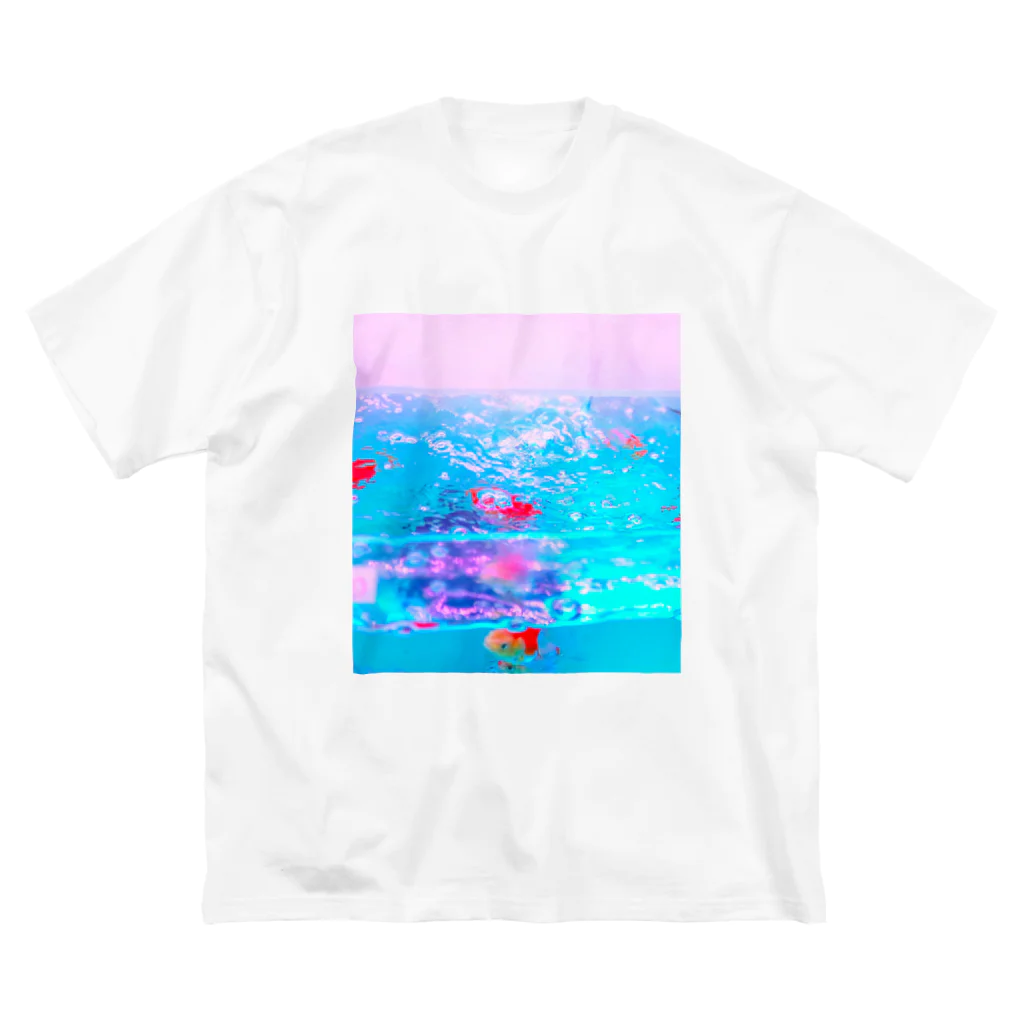 NEON LIGHT STARSの胸に金魚鉢を抱える ビッグシルエットTシャツ