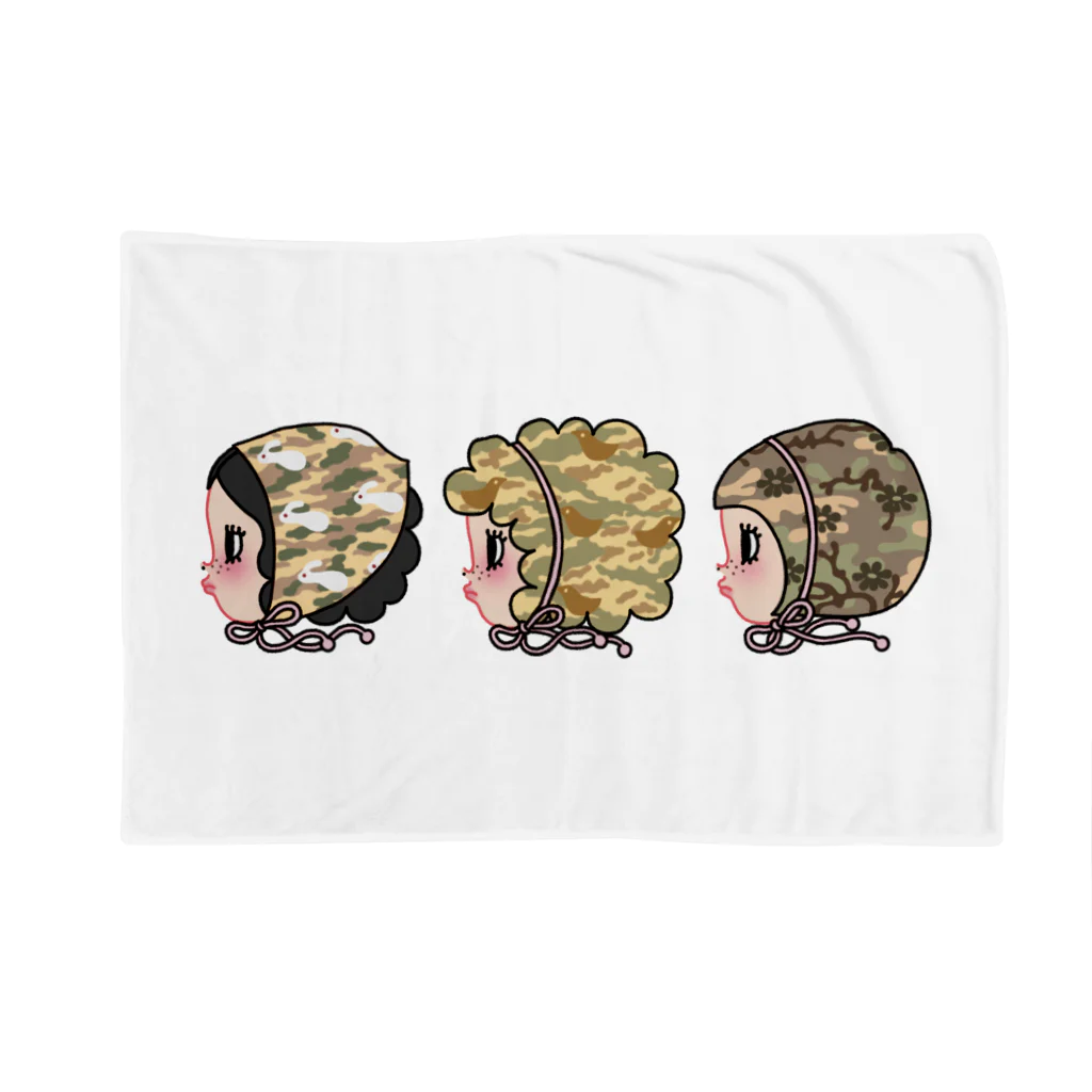 BLACKHOTCAKESのall we need is camouflage prints as fashion Blanket