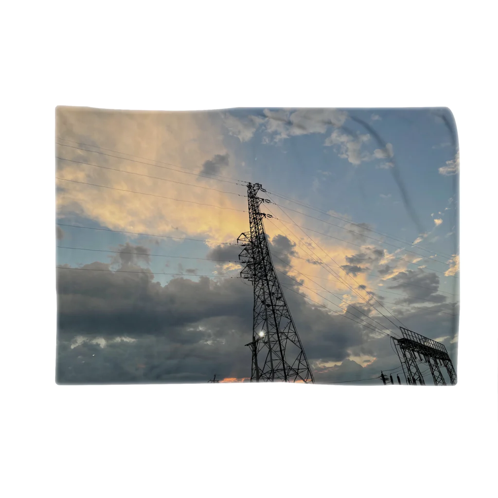 Aki’s design shopの(セール中)Sunset over the tower ブランケット