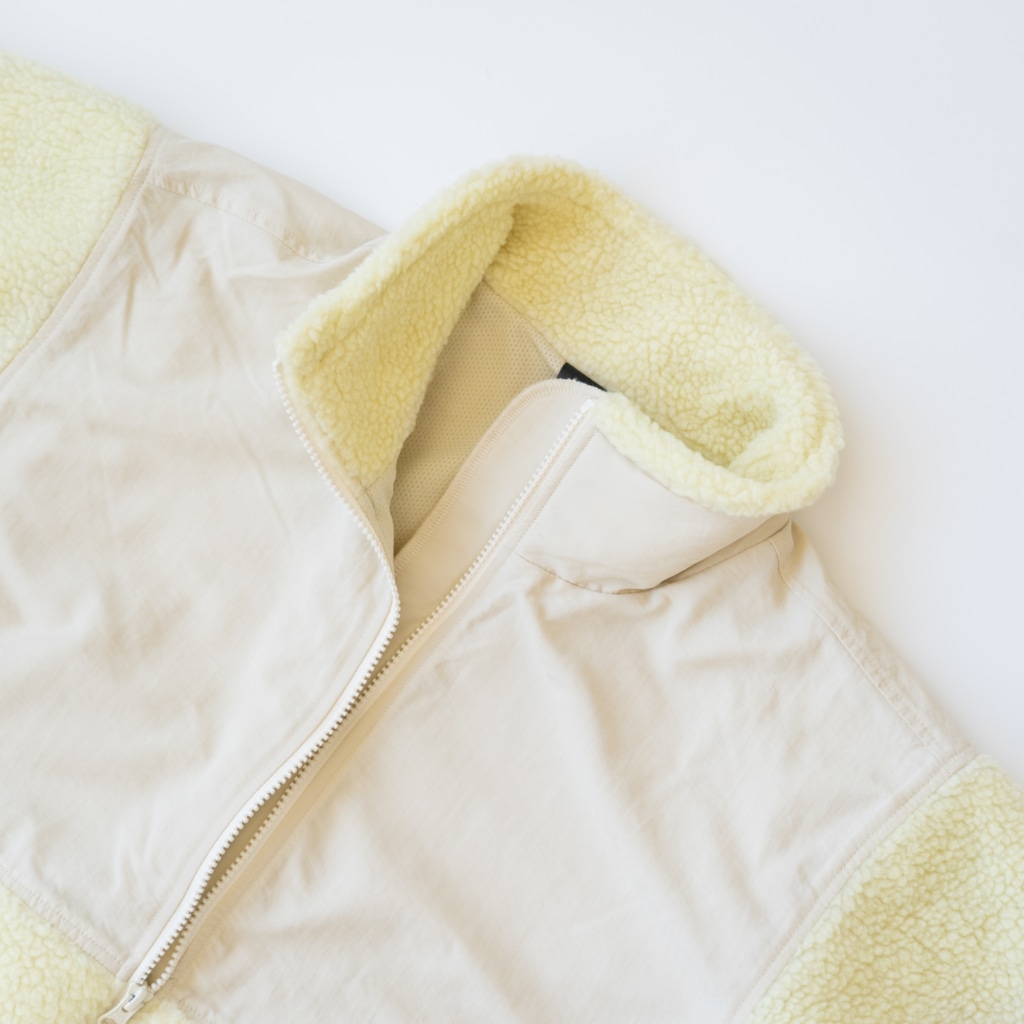 いきものや　のの（別館）の【バックプリント】白いカナヘビ Boa Fleece Jacket