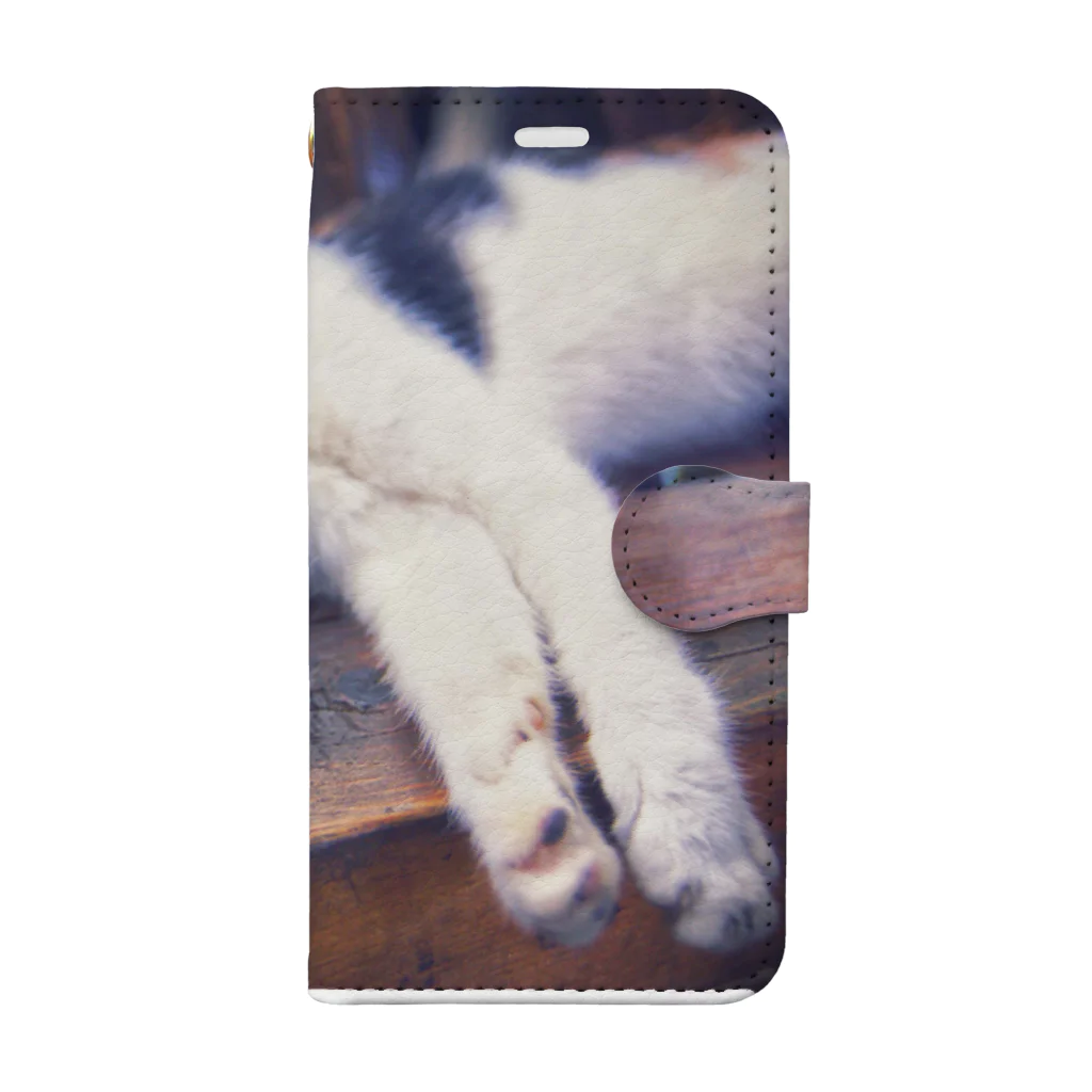 自由人のおやすみ中の猫ちゃん Book-Style Smartphone Case