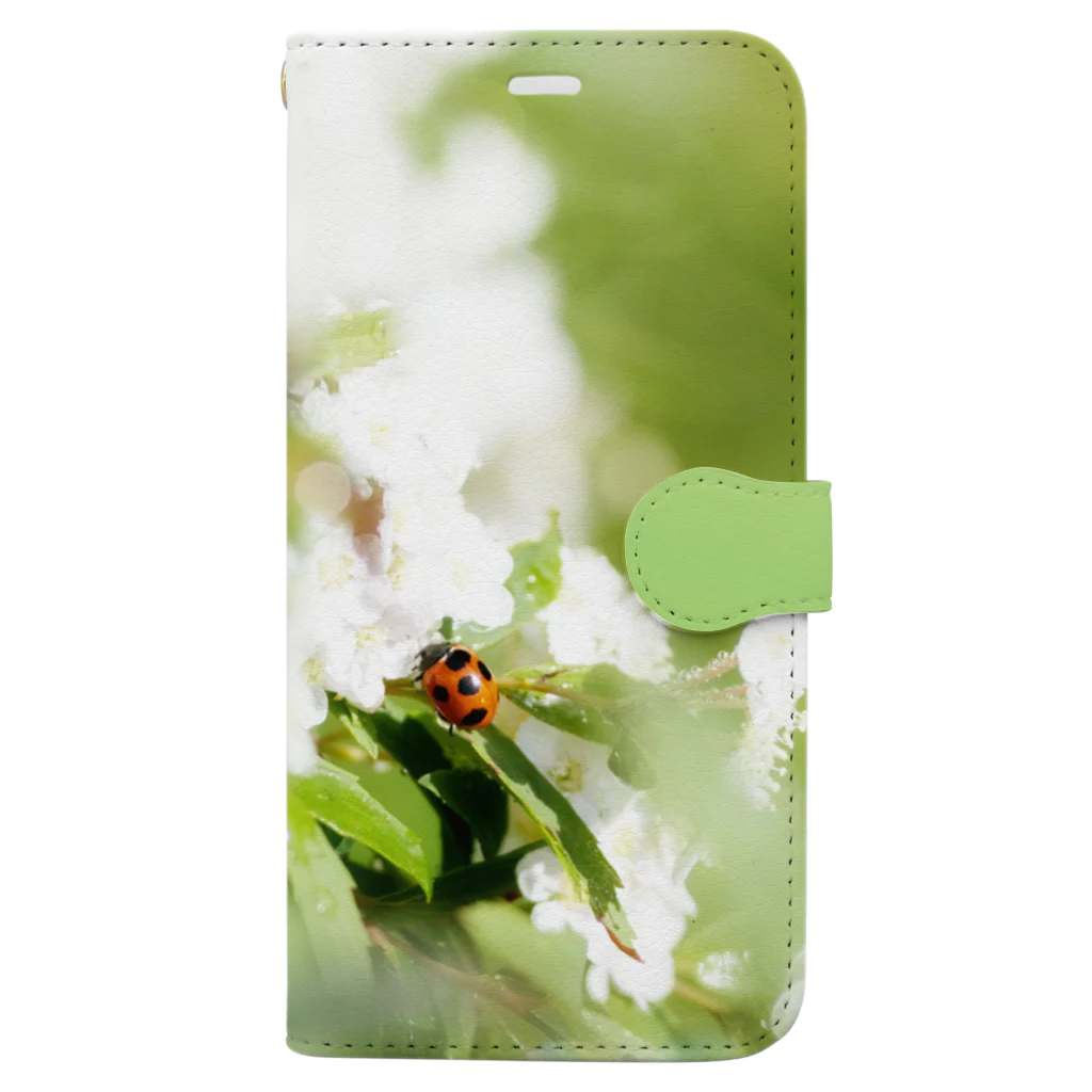 akane_art（茜音工房）の花フォト（てんとう虫とコデマリ） Book-Style Smartphone Case