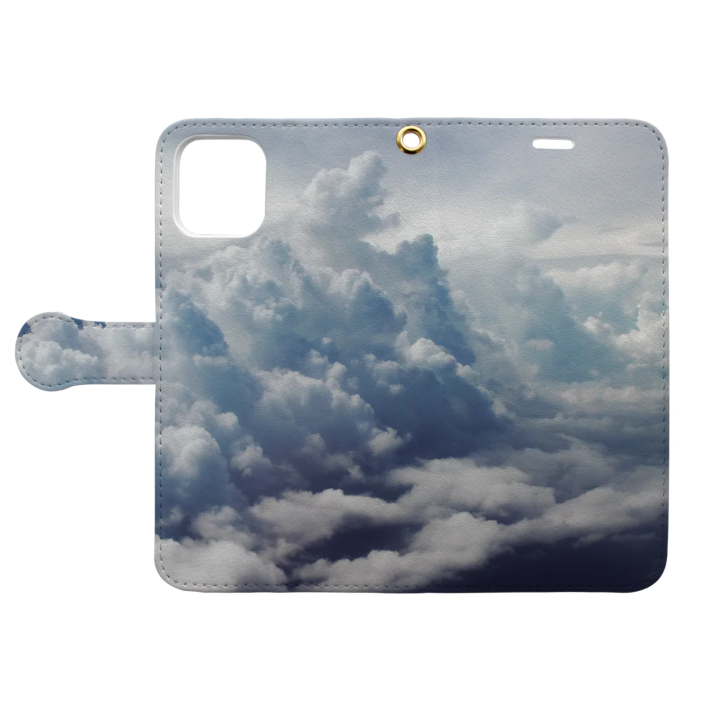 YASAKASAKUの雲スマホケース☁ 手帳型スマホケースを開いた場合(外側)