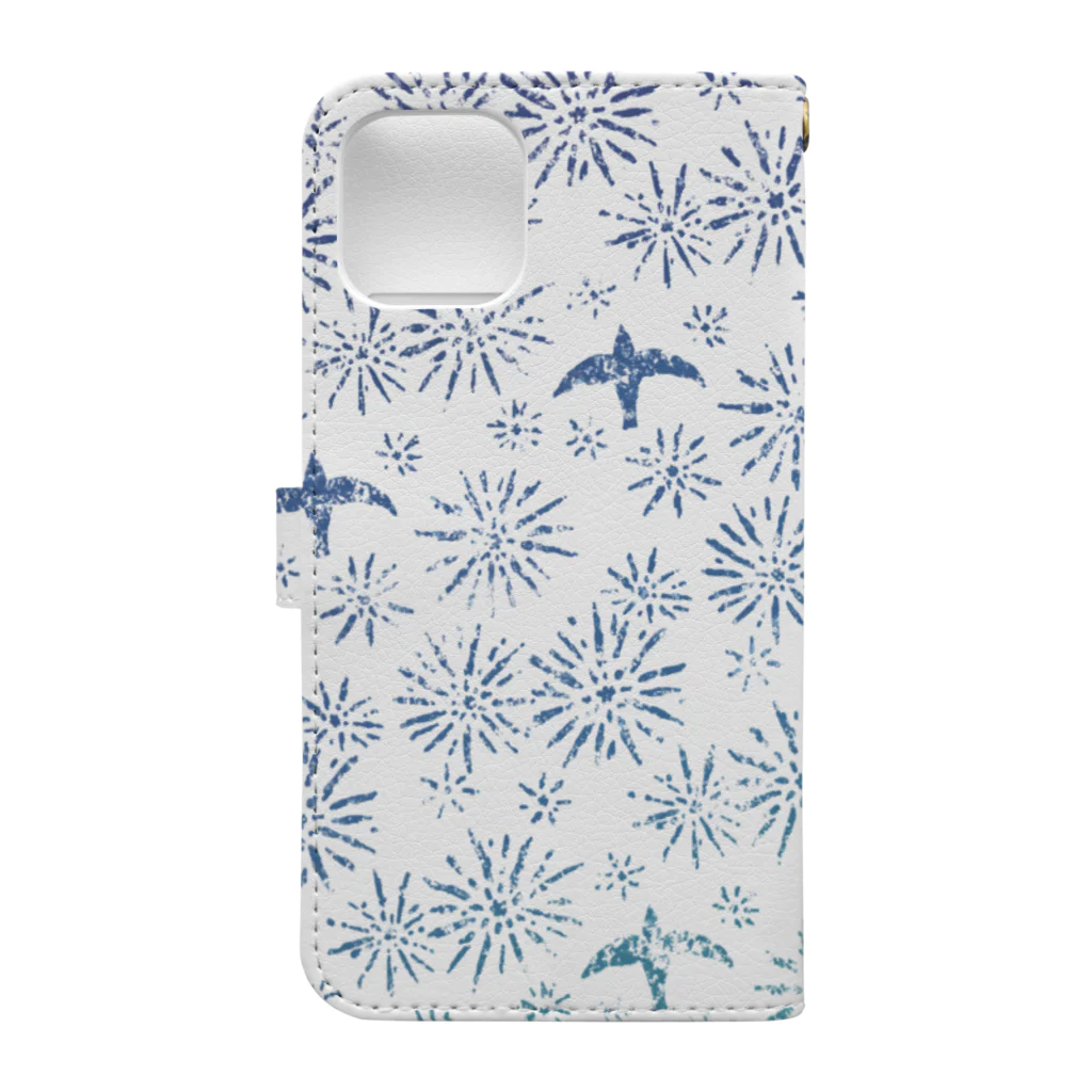 イジャクノ絨毯 ｜ IJAKUCARPETの星空をわたる鳥（ホワイト）（手帳型） Book-Style Smartphone Case :back
