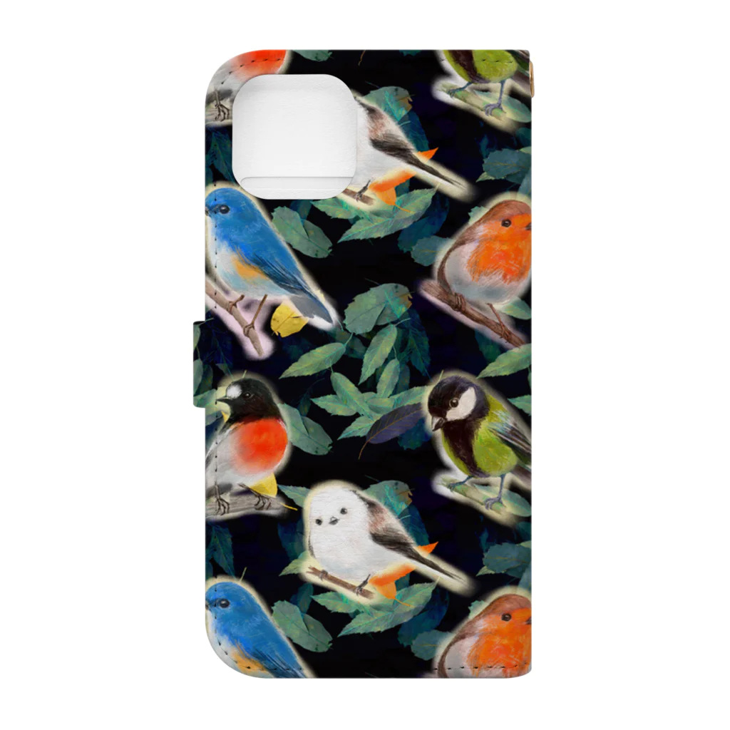 NORIMA'S SHOP の落ち葉のコラージュとかわいい野鳥たち Book-Style Smartphone Case :back