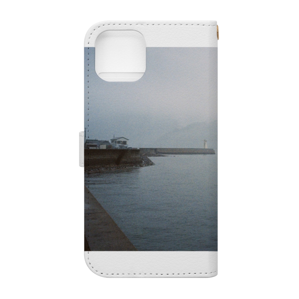 Esseの雨の日の海と白い灯台 Book-Style Smartphone Case :back