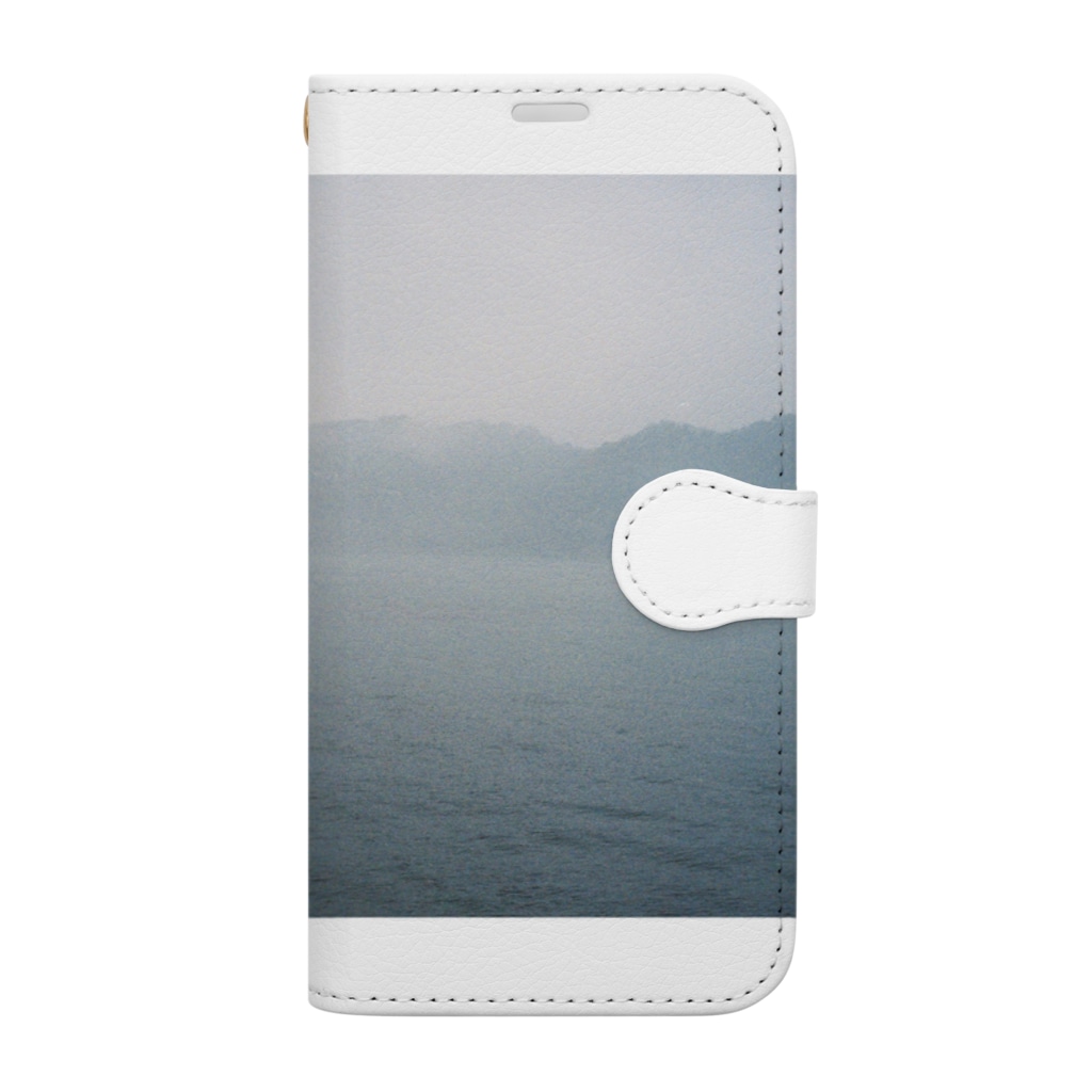 Esseの雨の日の海と白い灯台 Book-Style Smartphone Case