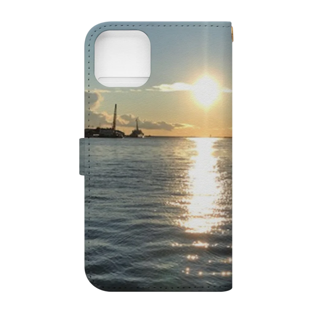 空屋　sorayakusakaの202110231553000　港に注ぐ釧路川 Book-Style Smartphone Case :back