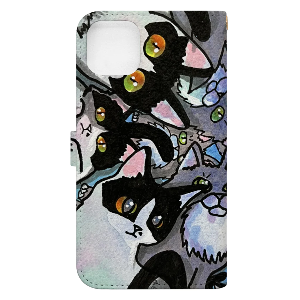 Crazy❤︎for Maincoon 猫🐈‍⬛Love メインクーンに夢中のにゃんこ増殖❤︎ 猫　メインクーン Book-Style Smartphone Case :back