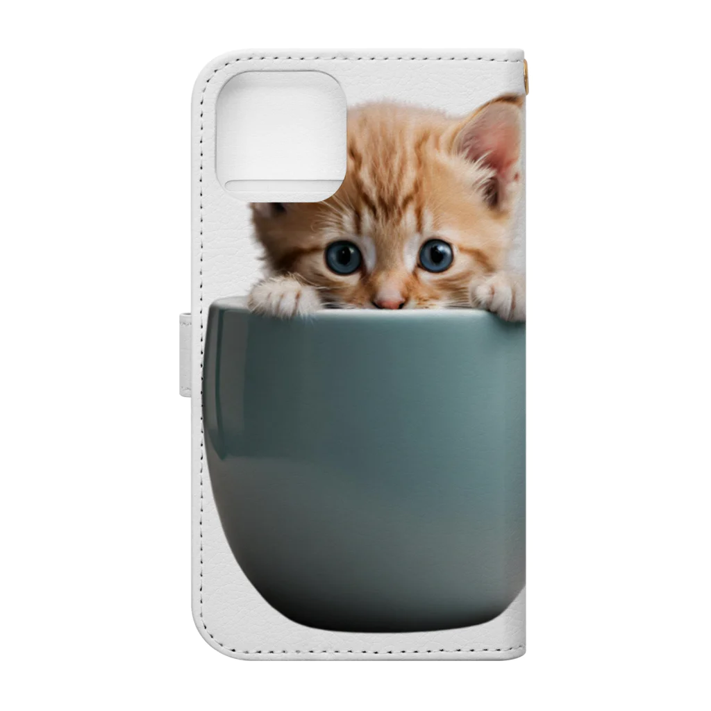 ColoriLのマグから子猫 Book-Style Smartphone Case :back