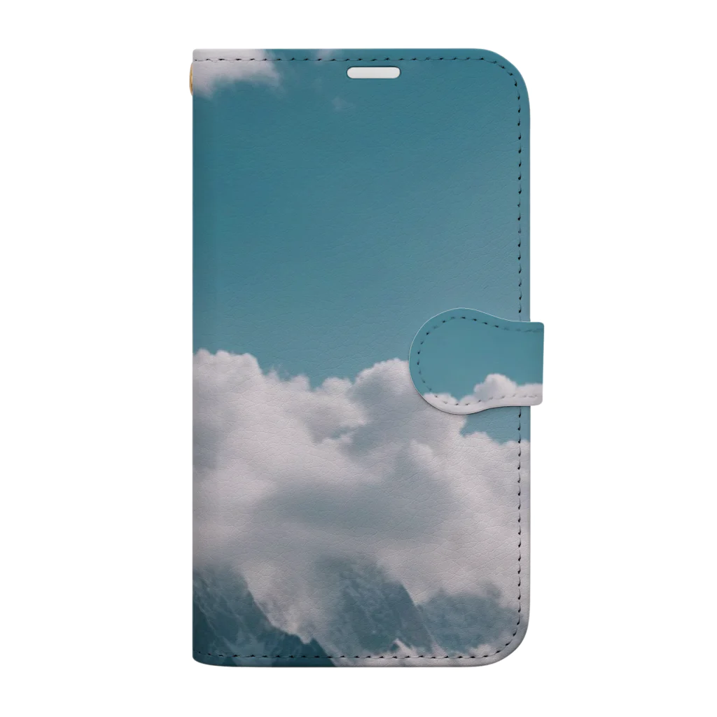 Hi-makiの雲が高い峰々に包まれ、一面に広がる山岳地帯 Book-Style Smartphone Case