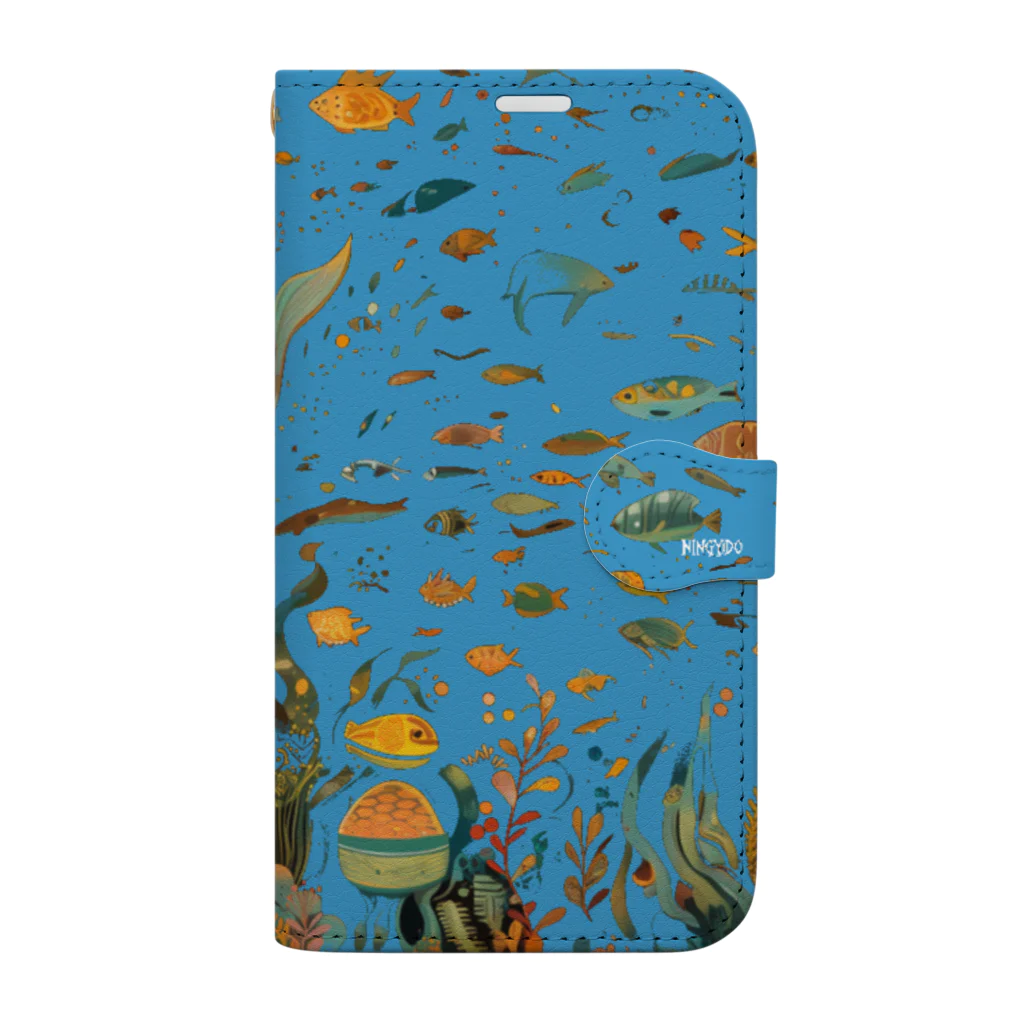 人魚堂の宝石を眺める人魚の手帳型スマホケース(水色) Notebook phone case of a mermaid gazing at jewels  (light blue)  手帳型スマホケース