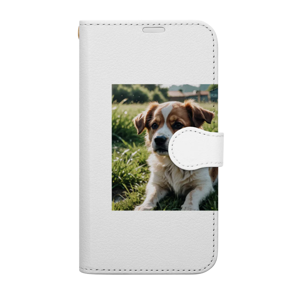 kokin0の草むらで斜めを見つめる犬 dog looking for the anywhere Book-Style Smartphone Case