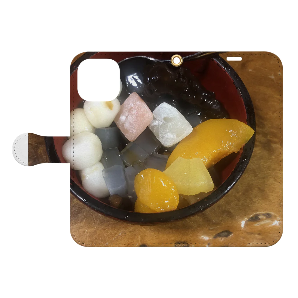 saitama-eit88の蕎麦屋　食後の白玉あんみつ 手帳型スマホケースを開いた場合(外側)
