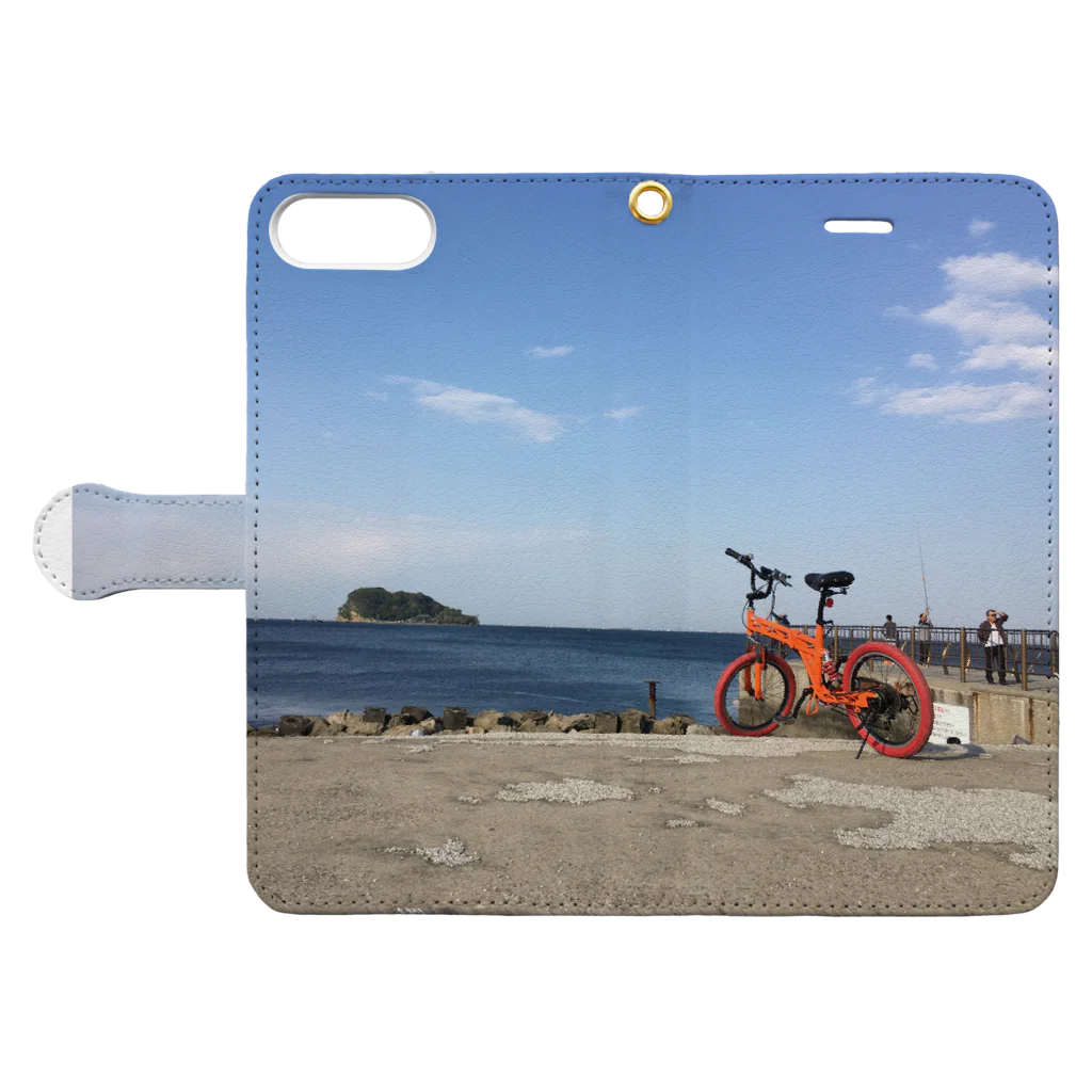 湘南の風景　 Seaside landscape at Shonan area in japanのBike by the sea 手帳型スマホケースを開いた場合(外側)