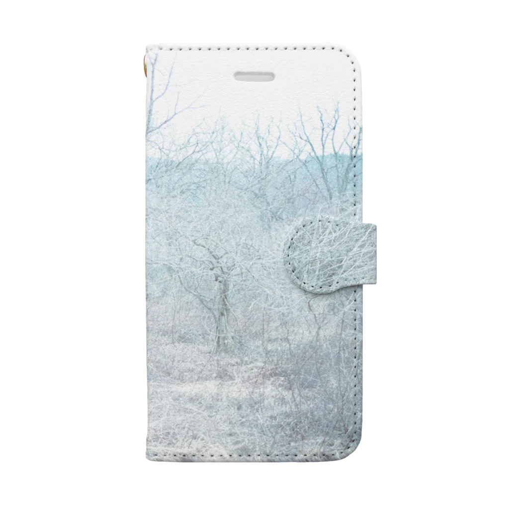 akikonakanoのwhite forest Book-Style Smartphone Case