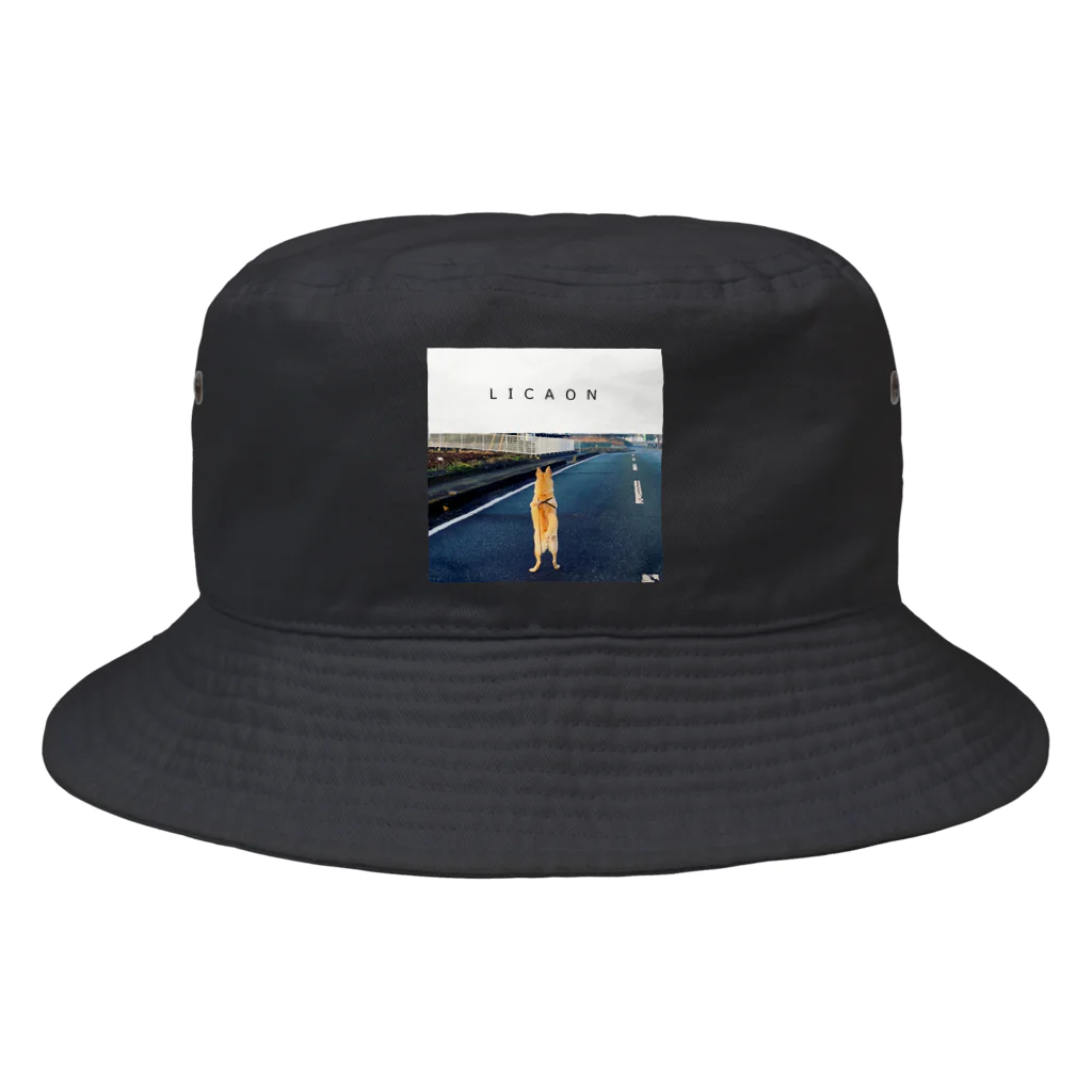 リカオンのSTAND UP LICAON Bucket Hat