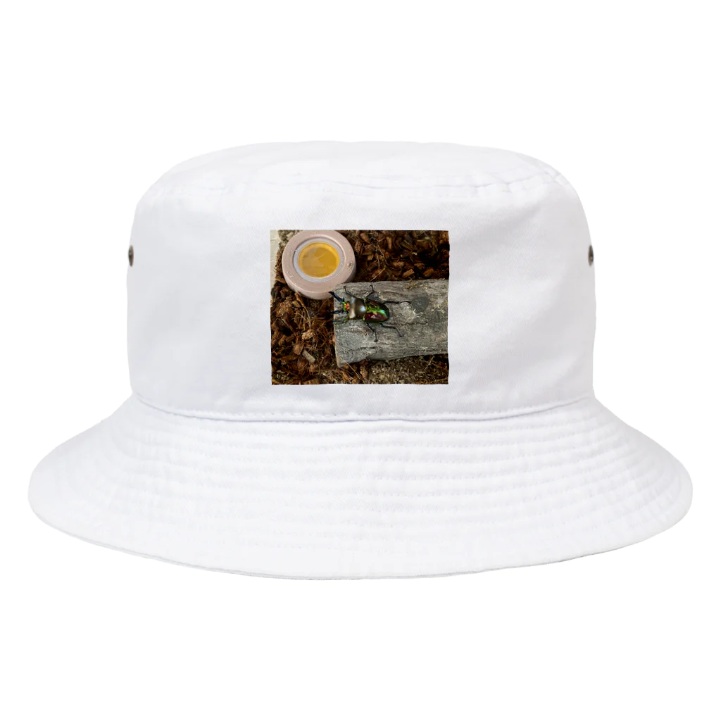 kakikukekodomoのニジイロクワガタくん Bucket Hat