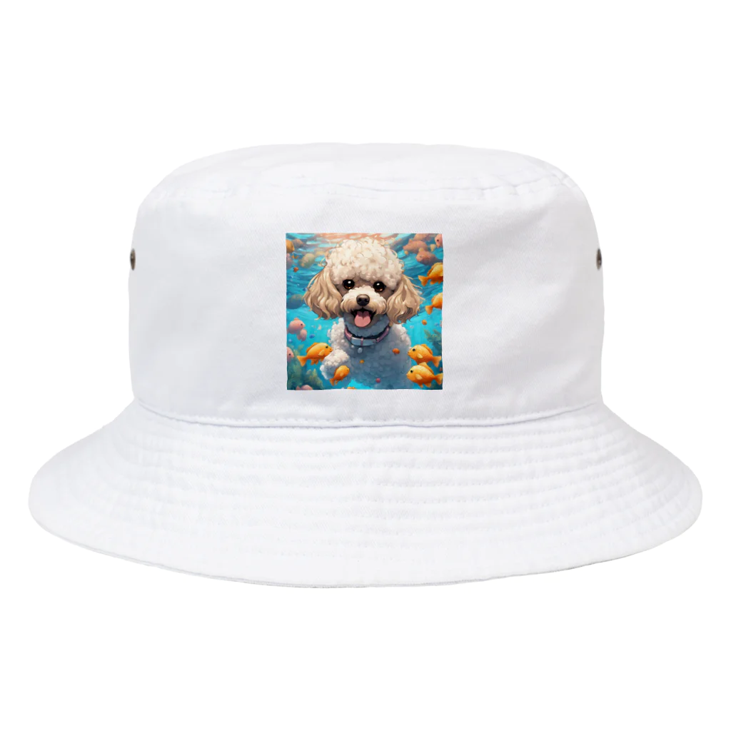 ワンちゃん大好きの熱帯魚と遊ぶトイプードル Bucket Hat