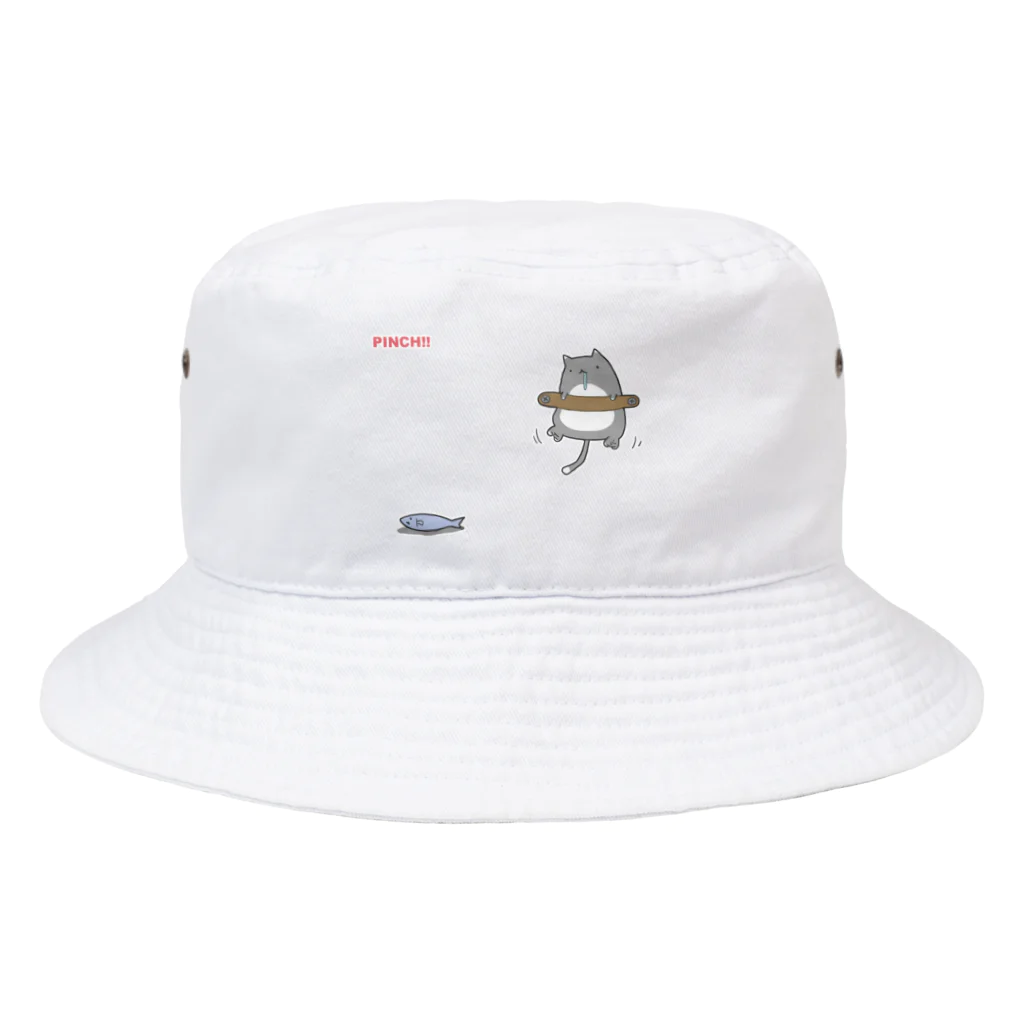 うさやの磔の刑の最中に魚を見つけた猫 Bucket Hat