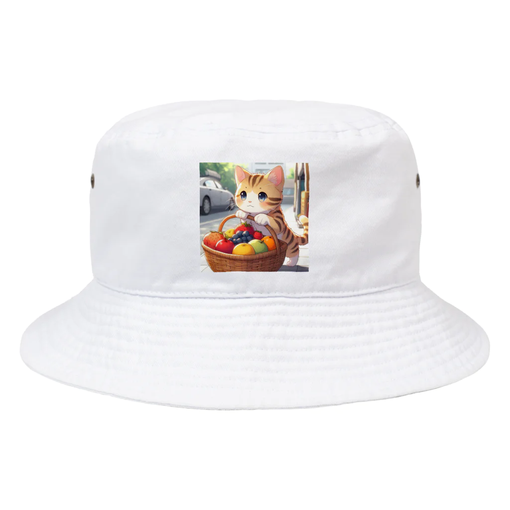 Nekoppoiのフルーツを運んでいる猫 Bucket Hat