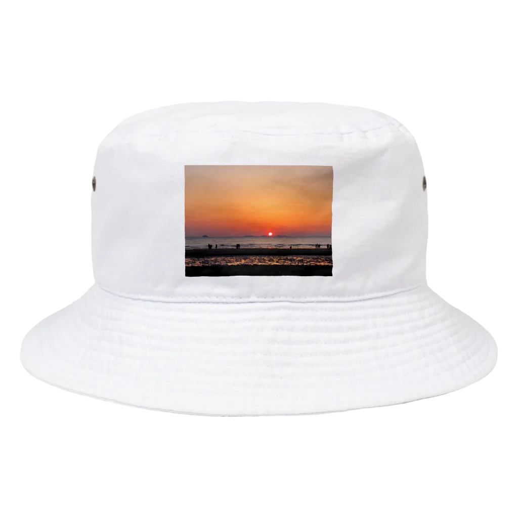 あおい¨̮♪の夕陽の海岸 Bucket Hat