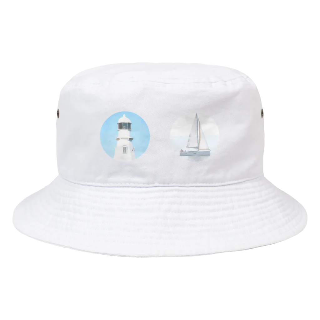 弁天堂の夏の堤防（灯台・ヨット） Bucket Hat