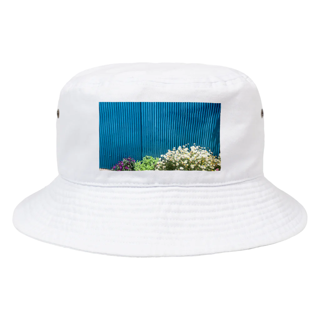 shizuka na shopの実家に帰ったつもりだよ Bucket Hat