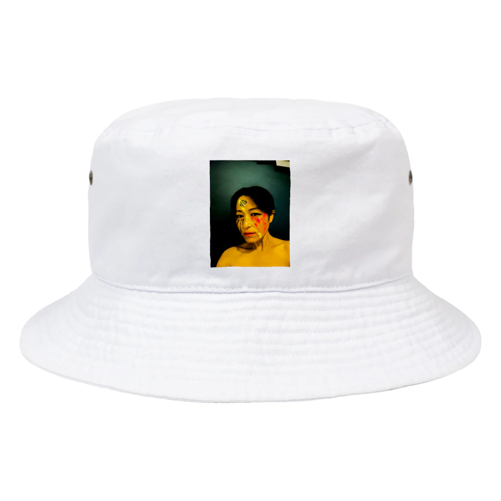 Naomi Okiの「Rain On Me」Naomi Okiバージョン Bucket Hat