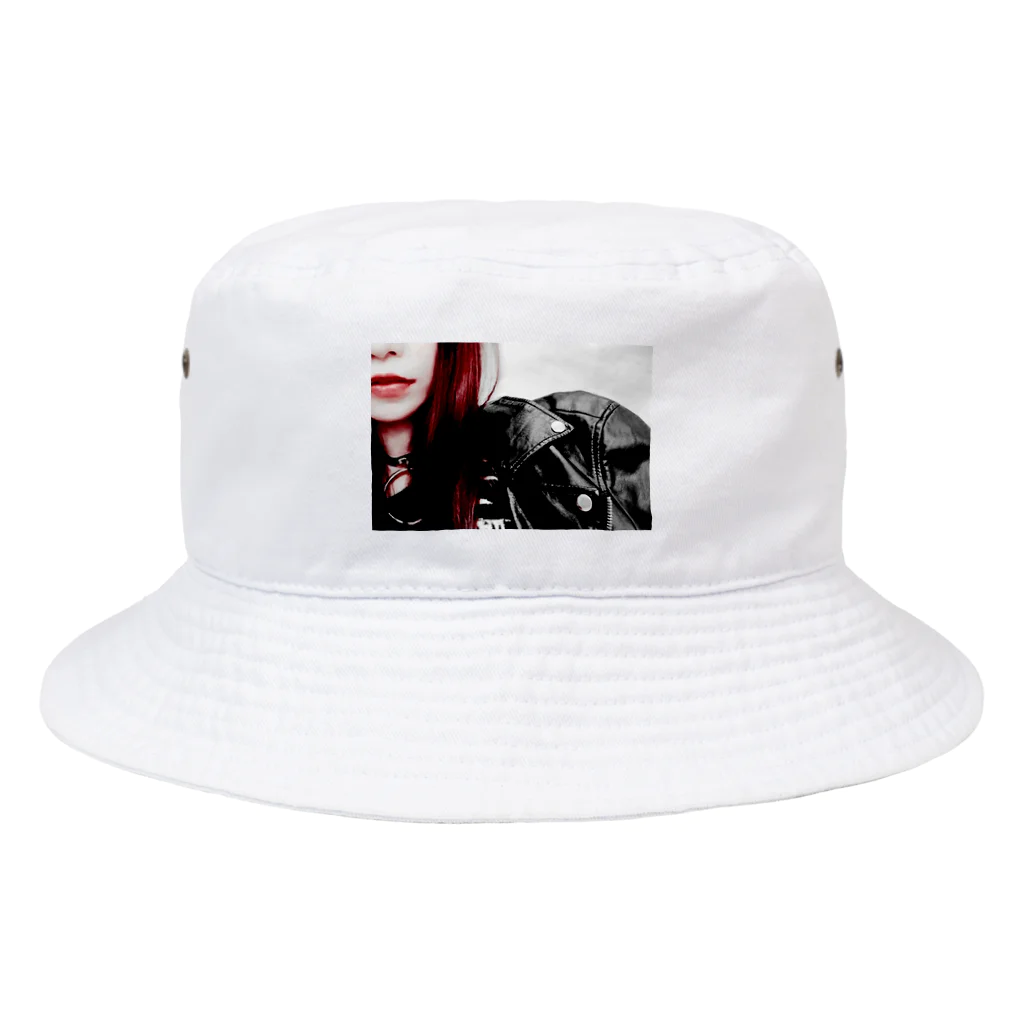 ku_roのRed 1 Bucket Hat