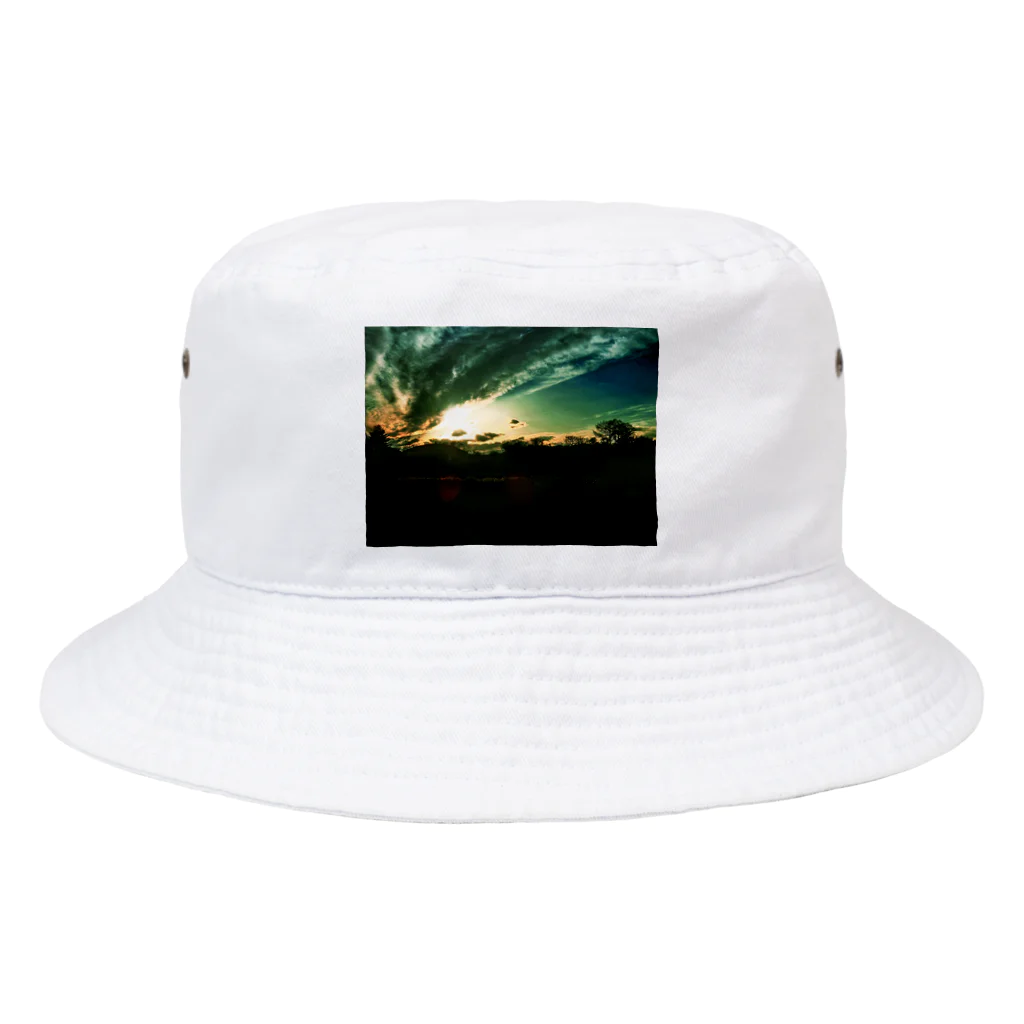 SHOPマニャガハの変わる空、変わる雲 Bucket Hat