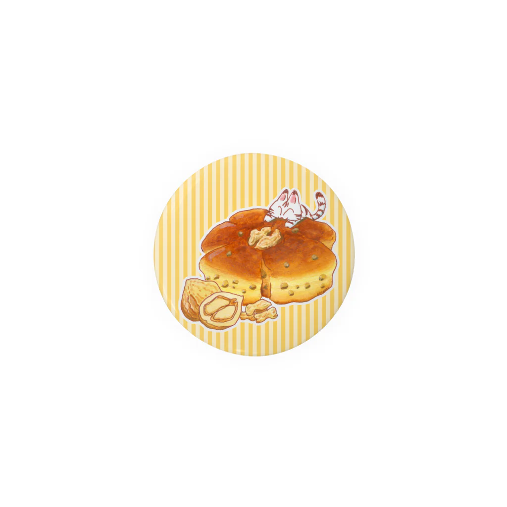 雑貨屋きゅう＠suzuri支店のにゃんこ＆食《くるみパン》しましま円 缶バッジ