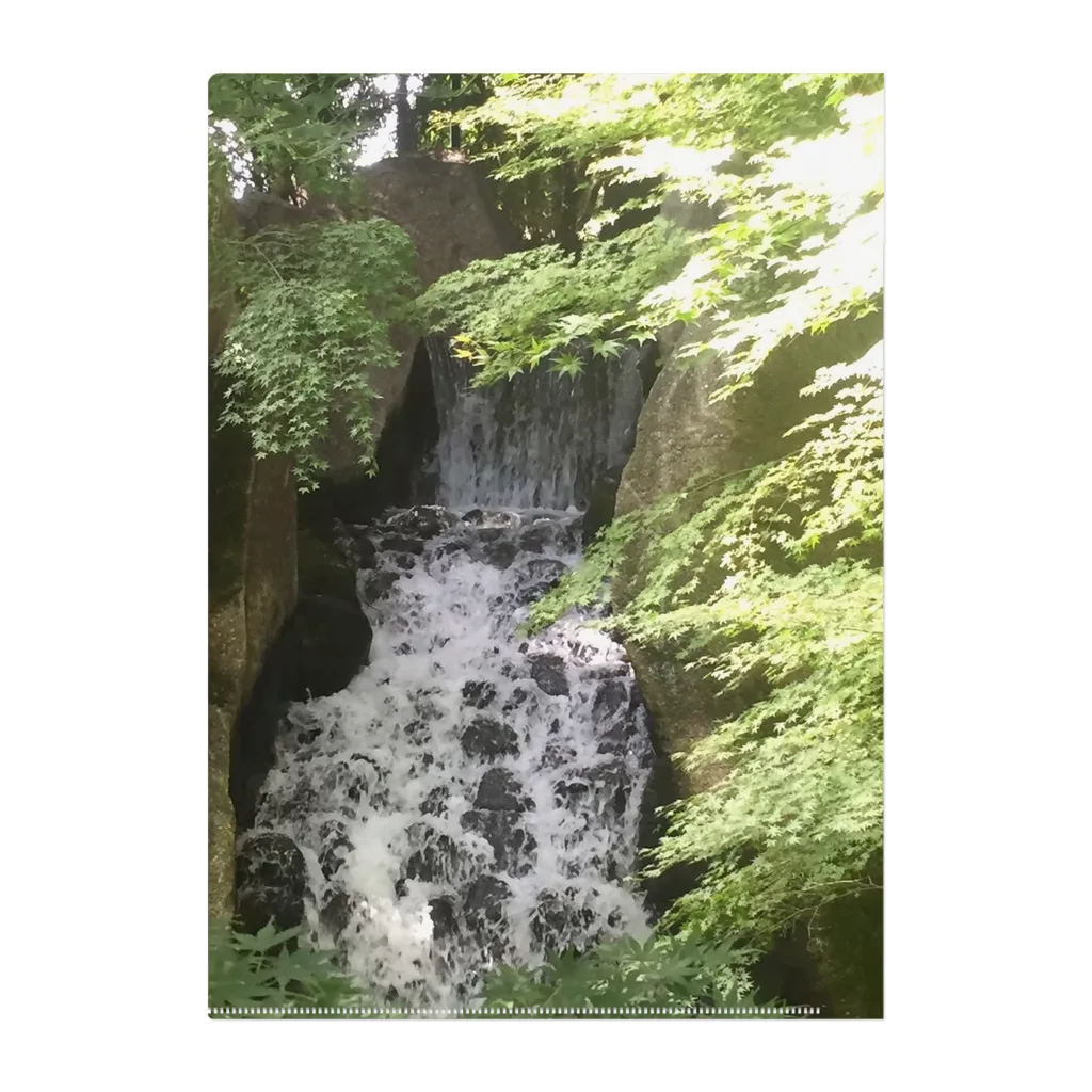 青空の森の中の滝 クリアファイル