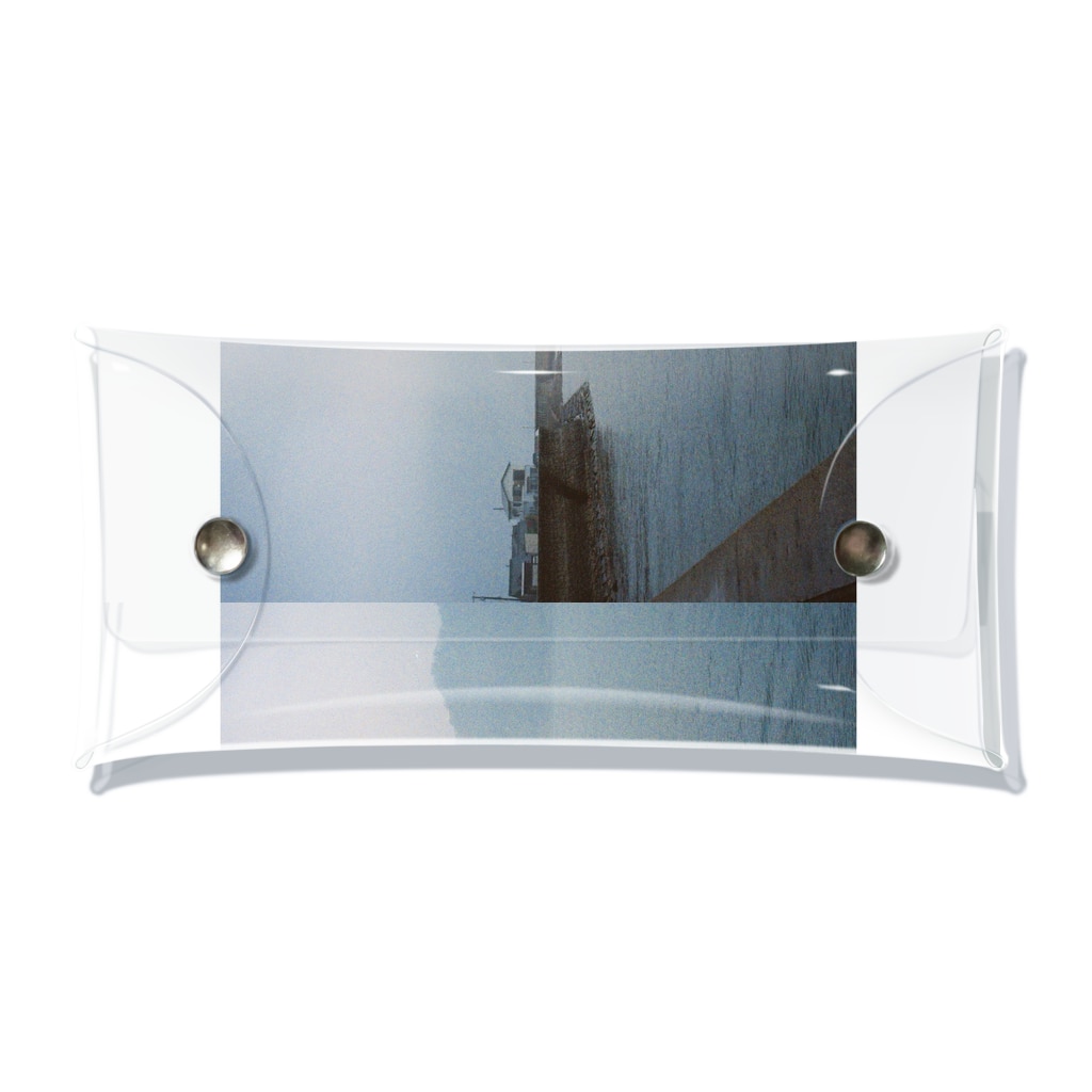 Esseの雨の日の海と白い灯台 Clear Multipurpose Case