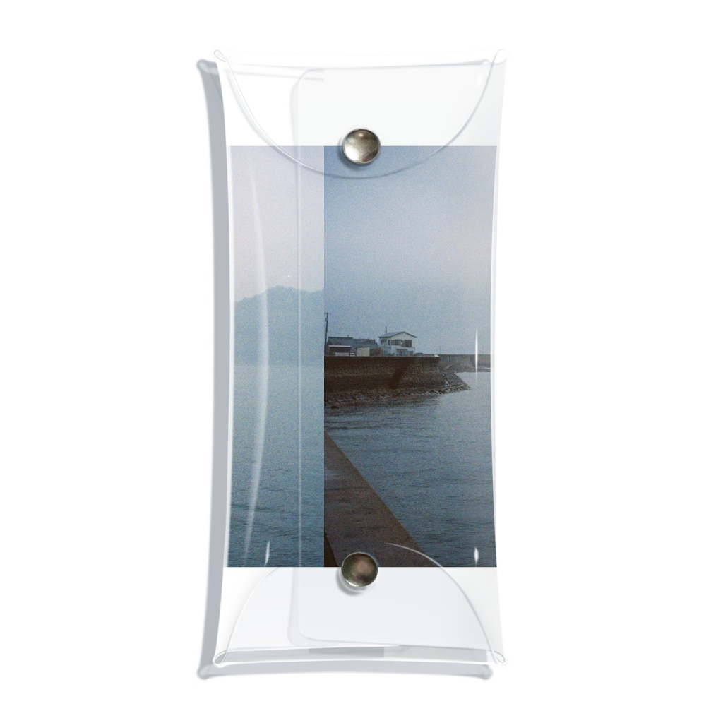 Esseの雨の日の海と白い灯台 Clear Multipurpose Case