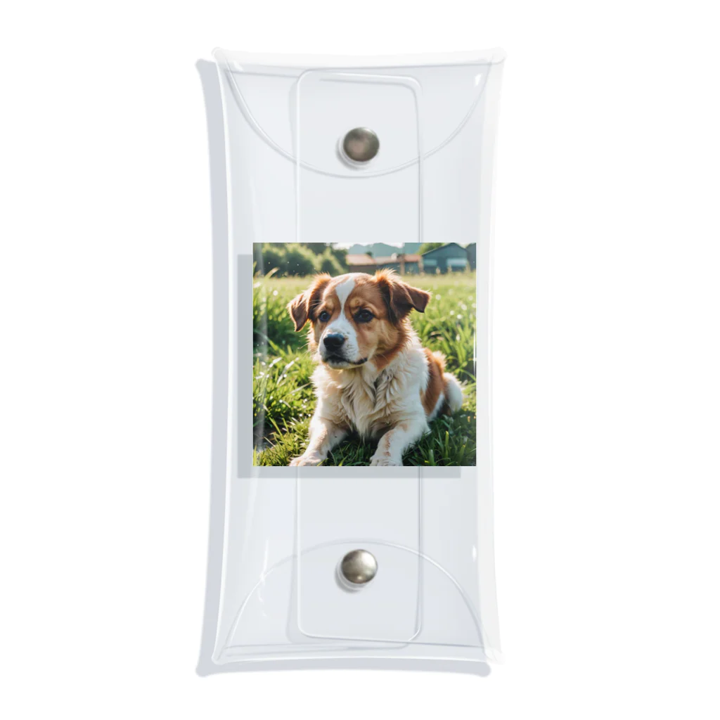 kokin0の草むらで斜めを見つめる犬 dog looking for the anywhere Clear Multipurpose Case