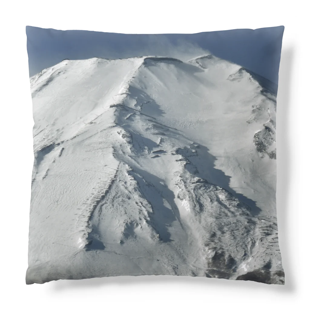 下田村の冠雪した富士山_003 Cushion