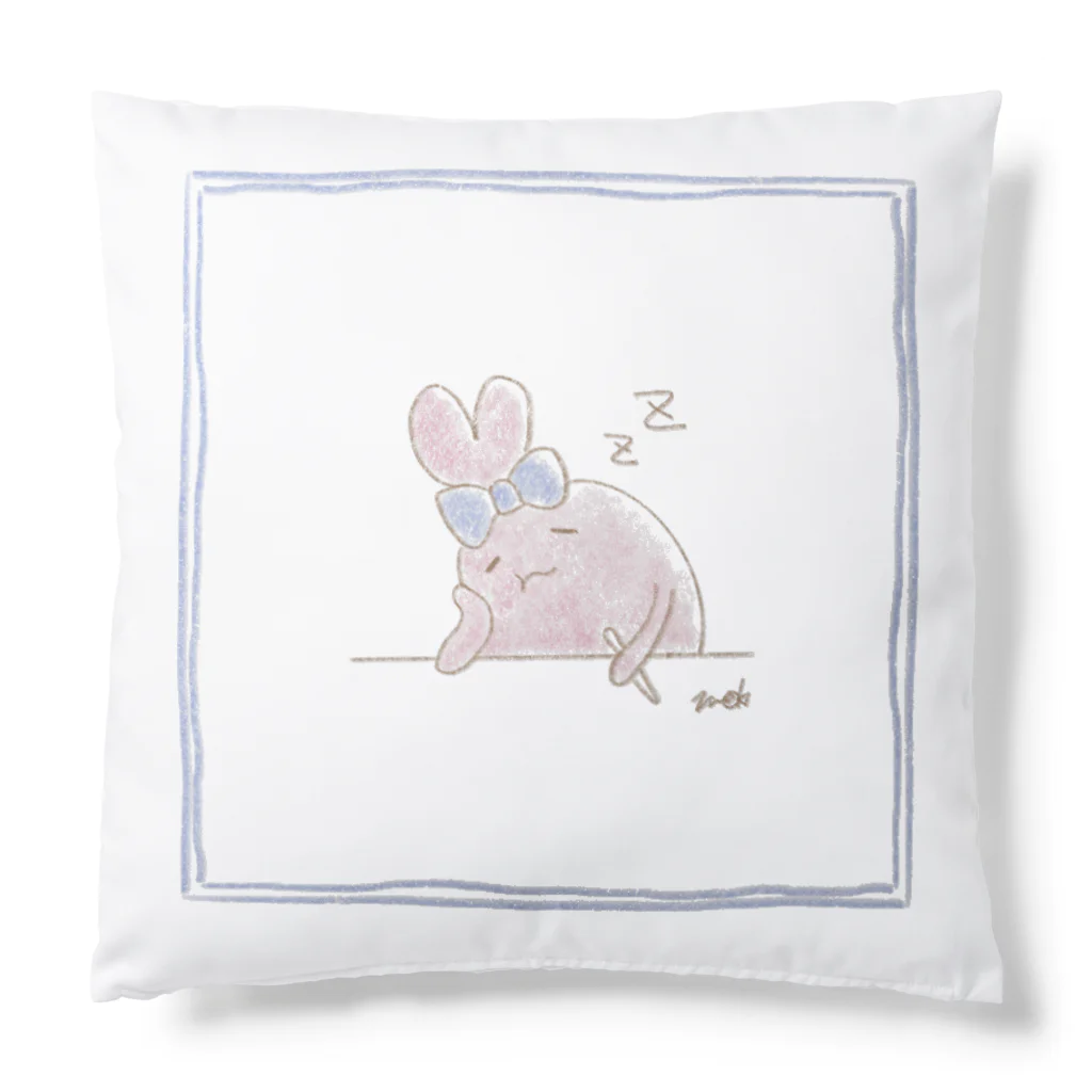 めだか イラストのおねむうさぎ(ぴんく) Cushion