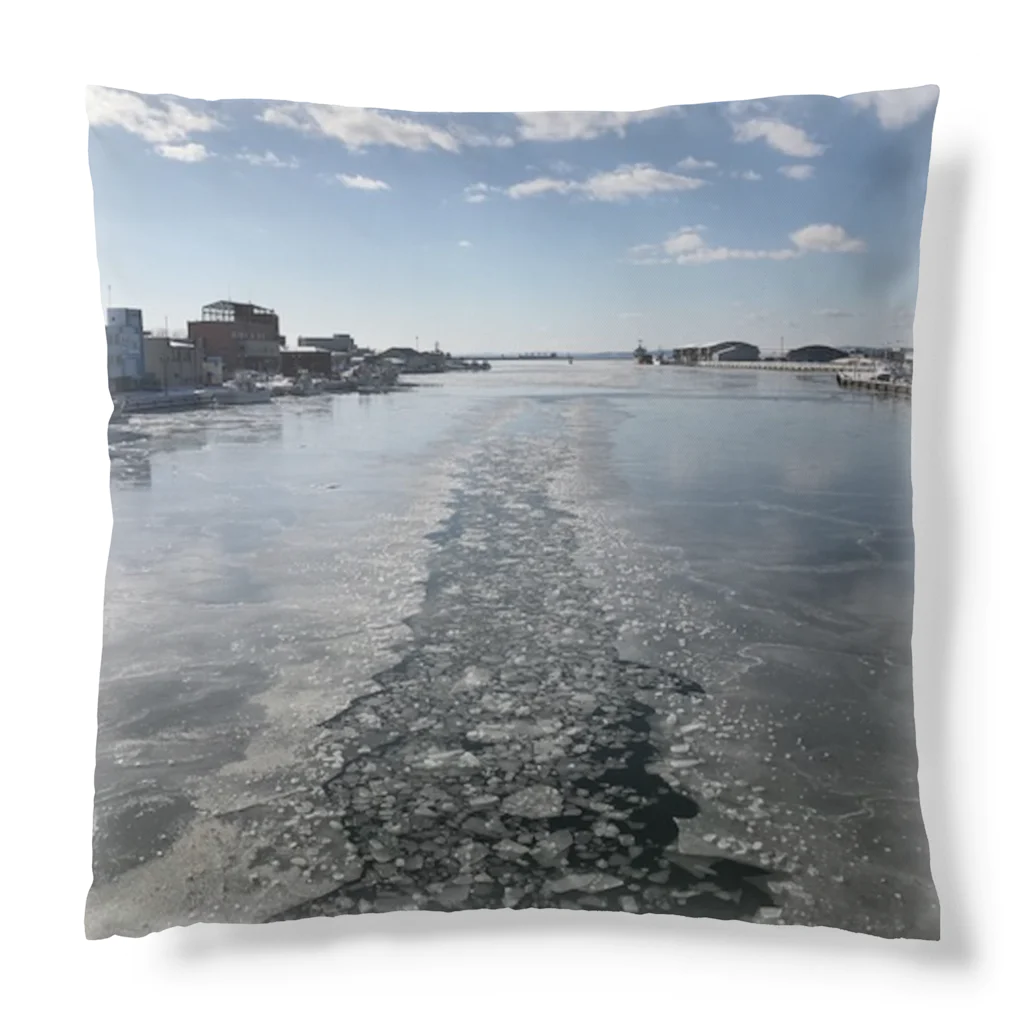 空屋　sorayakusakaの201902111352001　漁船の足跡 Cushion