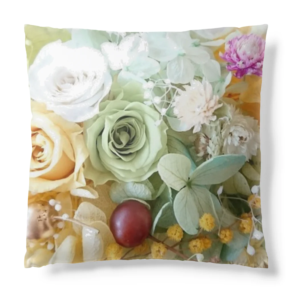 meke flowersのレモンイエローとアップルグリーン Cushion