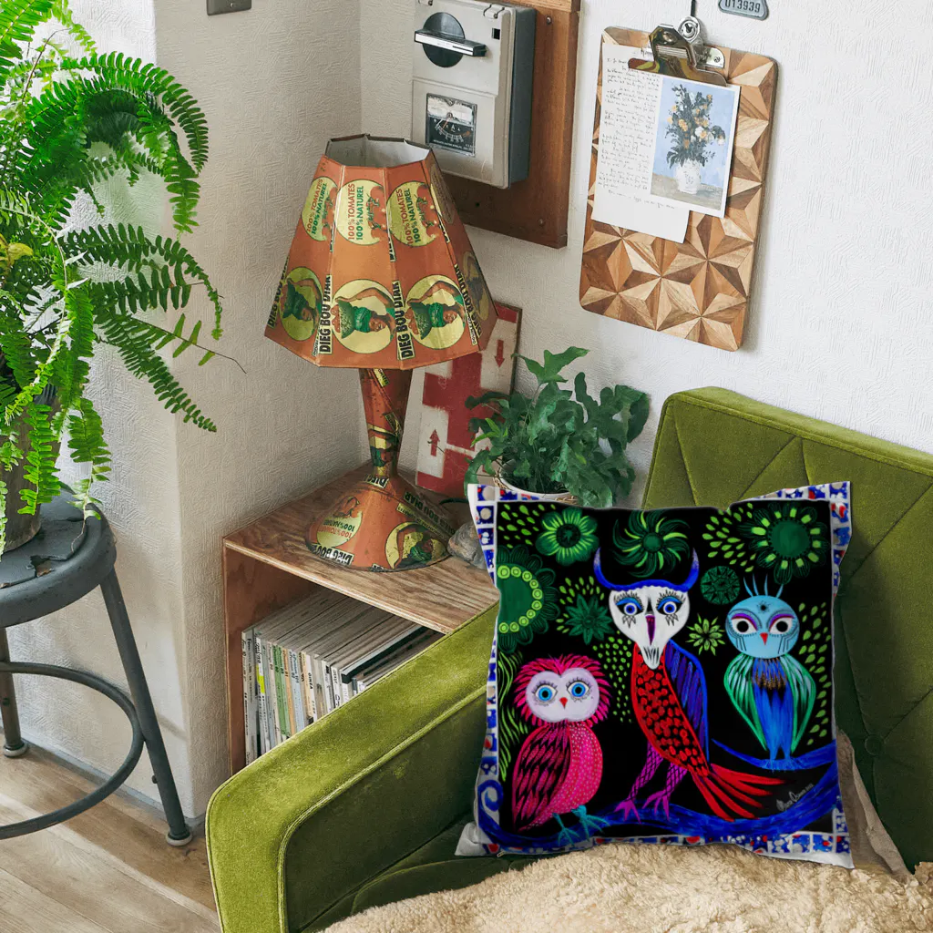 大沢愛 |Mana Osawa アートグッズのMasters Owl Cushion