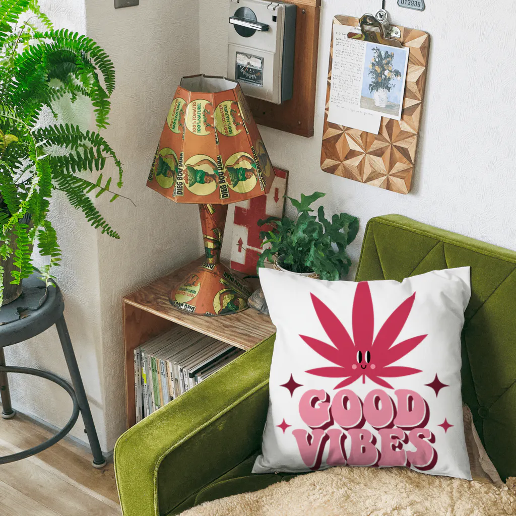 420 MUSIC FACTORYのGOOD VIVES グッドバイブス 大麻 マリファナ カナビス ヘンプ ガンジャ Cushion