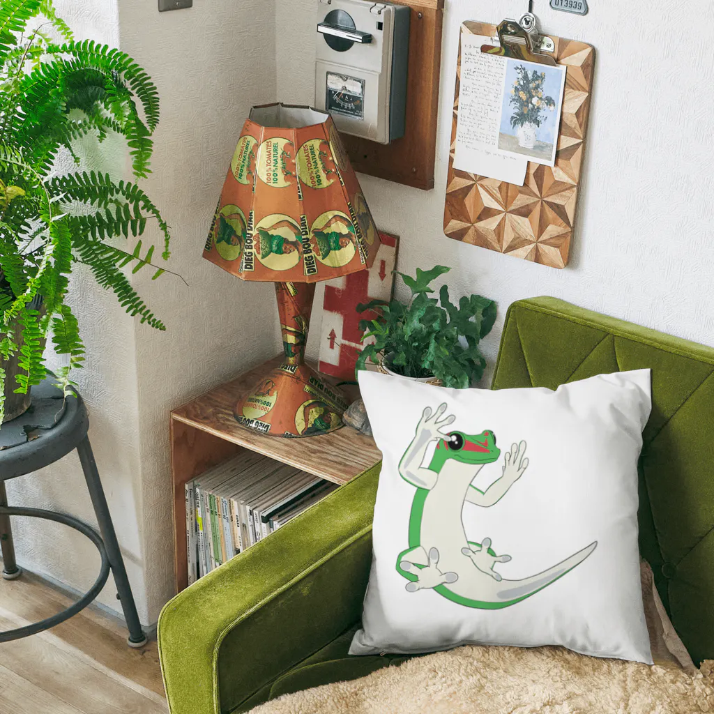 mini gecooperの餌欲しそうにこちらを見つめるグランディスヒルヤモリ Cushion