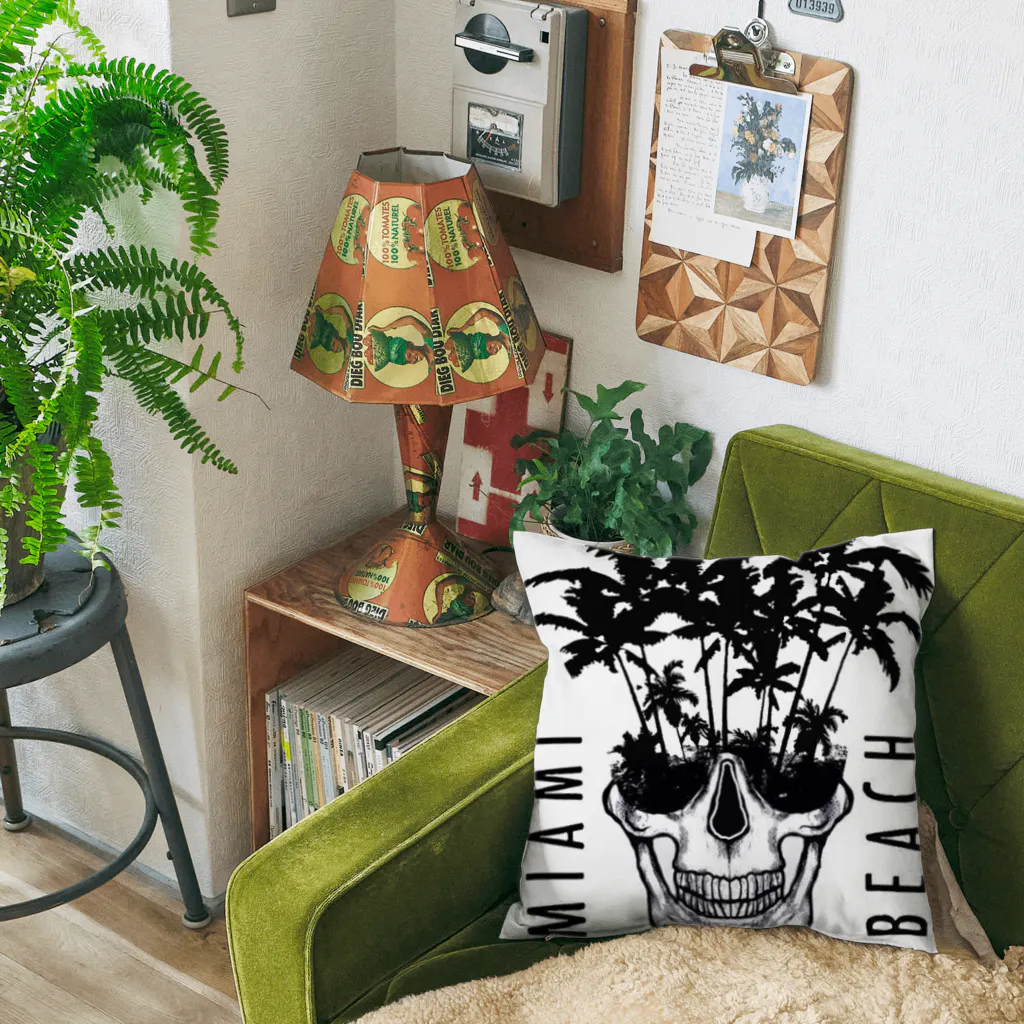 ファンタジスターのマイアミ　ビーチ　スカルデザイン Cushion