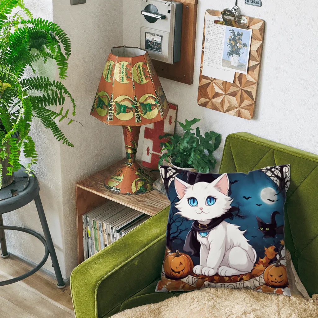 yoiyononakaのハロウィンの白猫08 Cushion