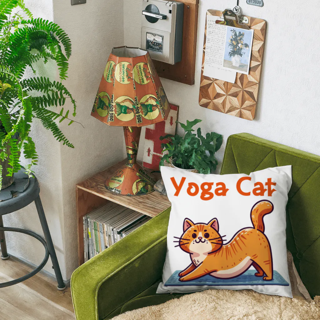 bravoadのヨガで猫のポーズ Cushion