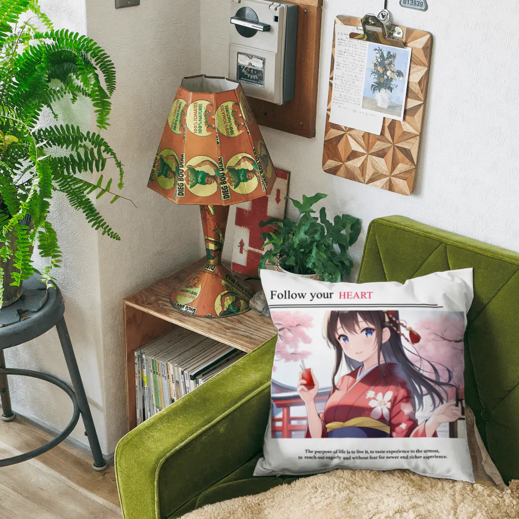 何これ屋の着物女子 Cushion