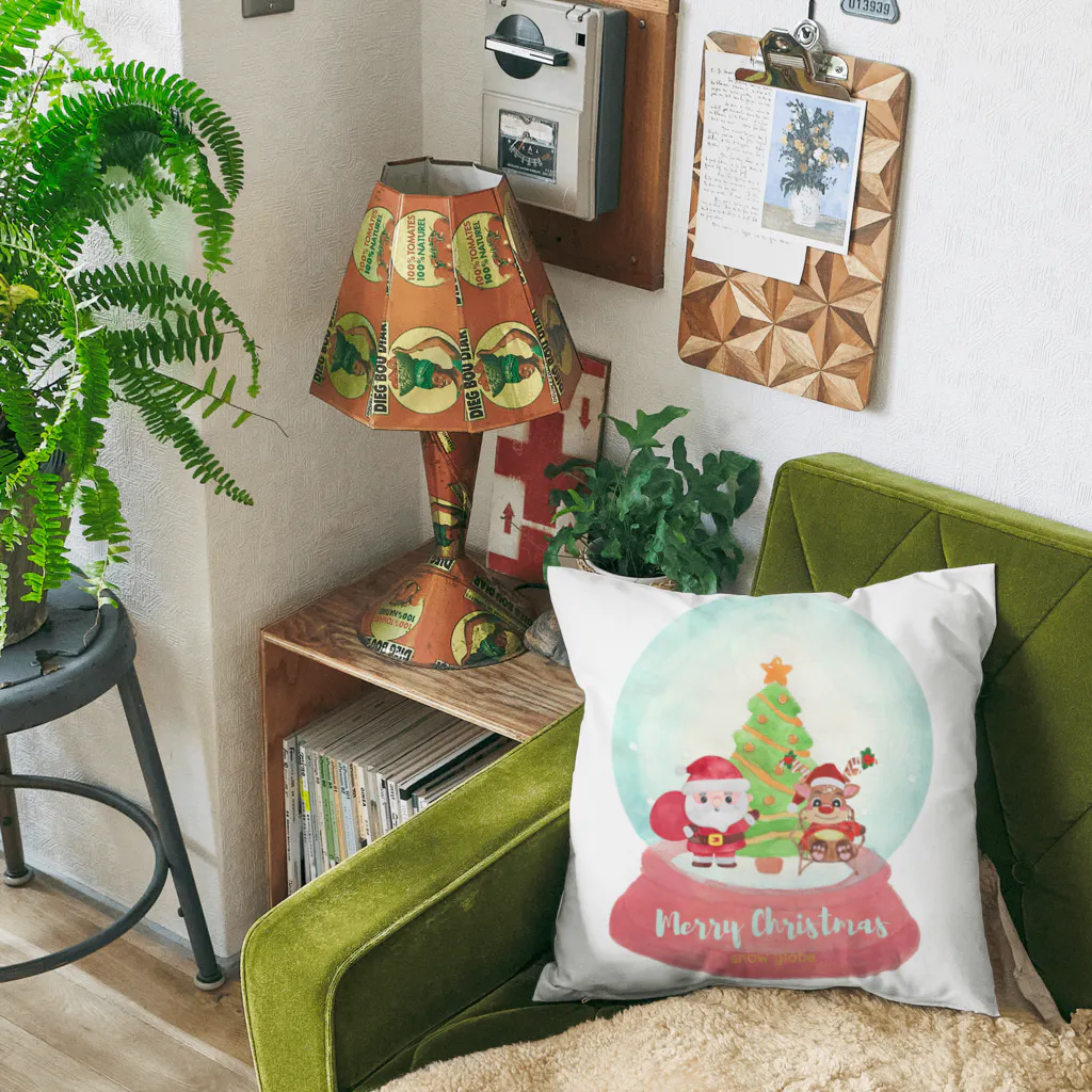 GLOBEのトナカイとサンタクロースのクリスマススノードーム Cushion