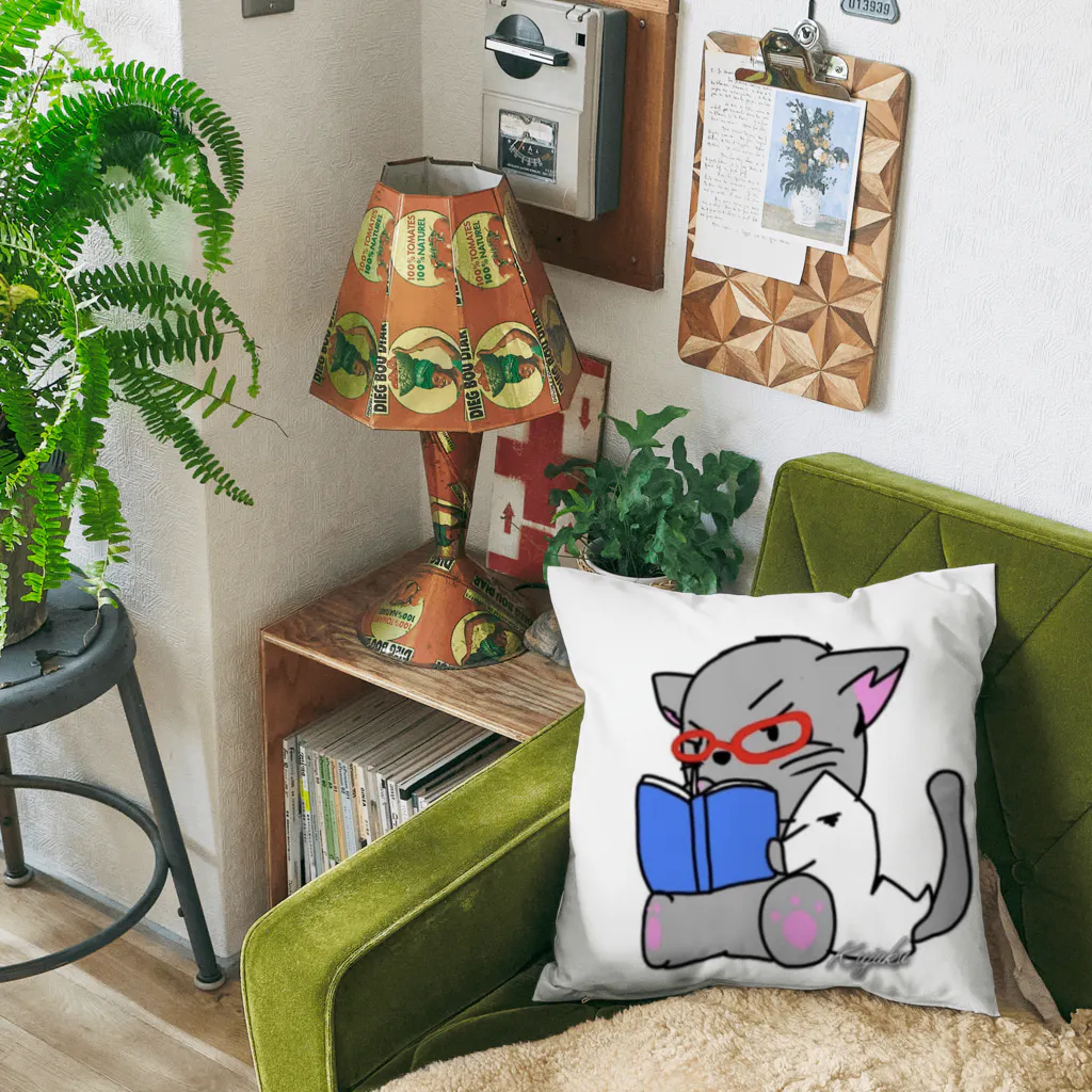 Kujakuの朗読猫 Cushion