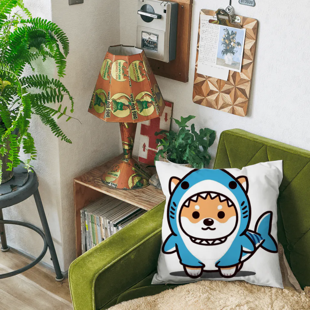 柴犬に囲まれたいのサメの着ぐるみを着た柴犬のイラスト Cushion